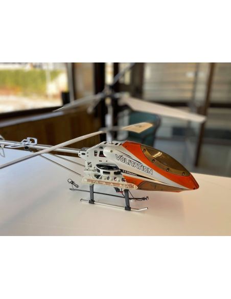 Hélicoptère téléguidé