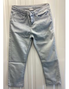 Jeans pantacourt bleu clair...
